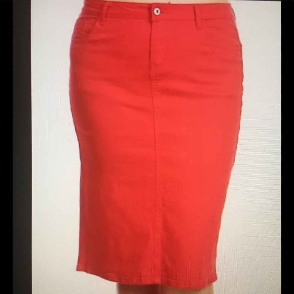 ‼️NWT RED MIDI SKIRT ‼️
